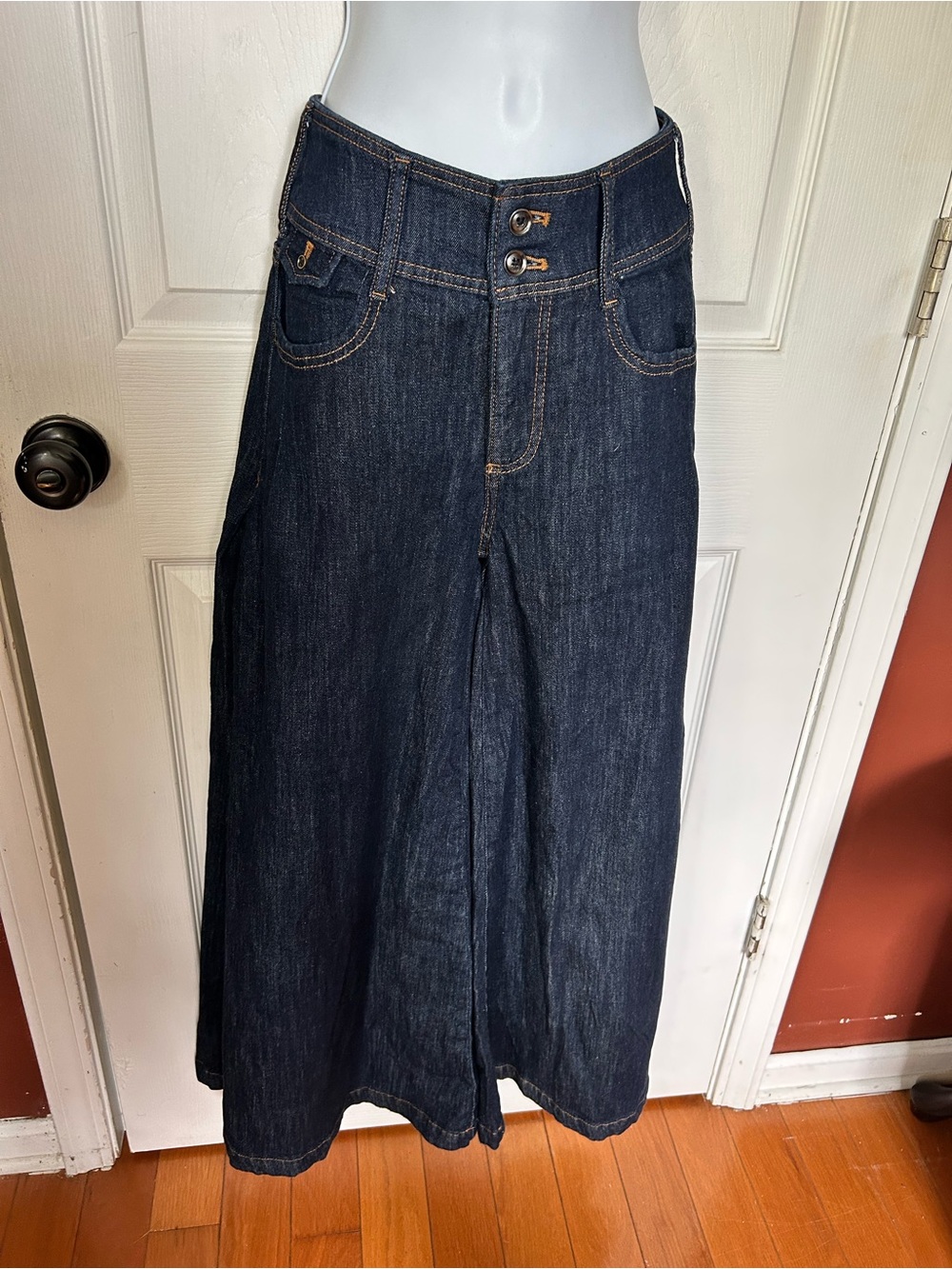 Pilcro Wide-Leg High-Rise Black Denim Jeans - Picture 9 of 11